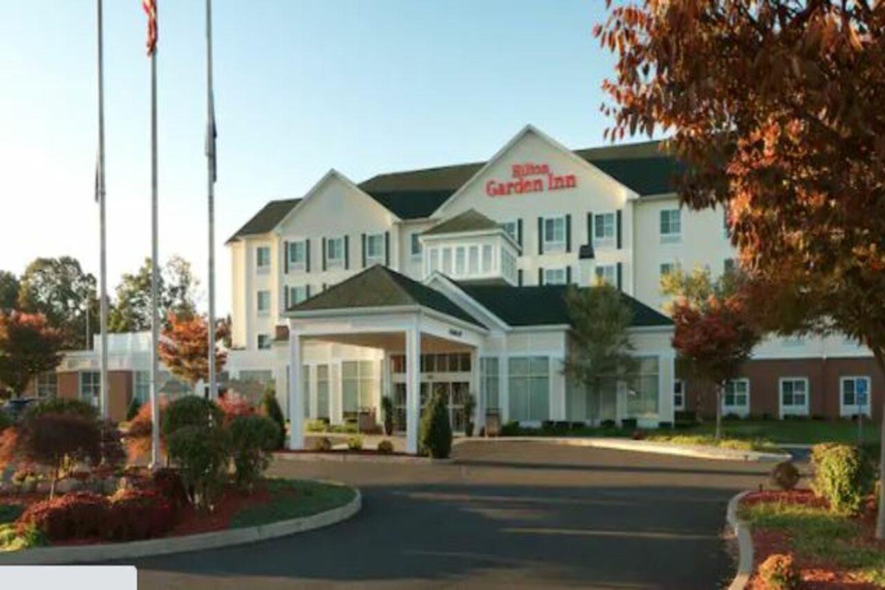 Hilton Garden Inn Милфорд Экстерьер фото