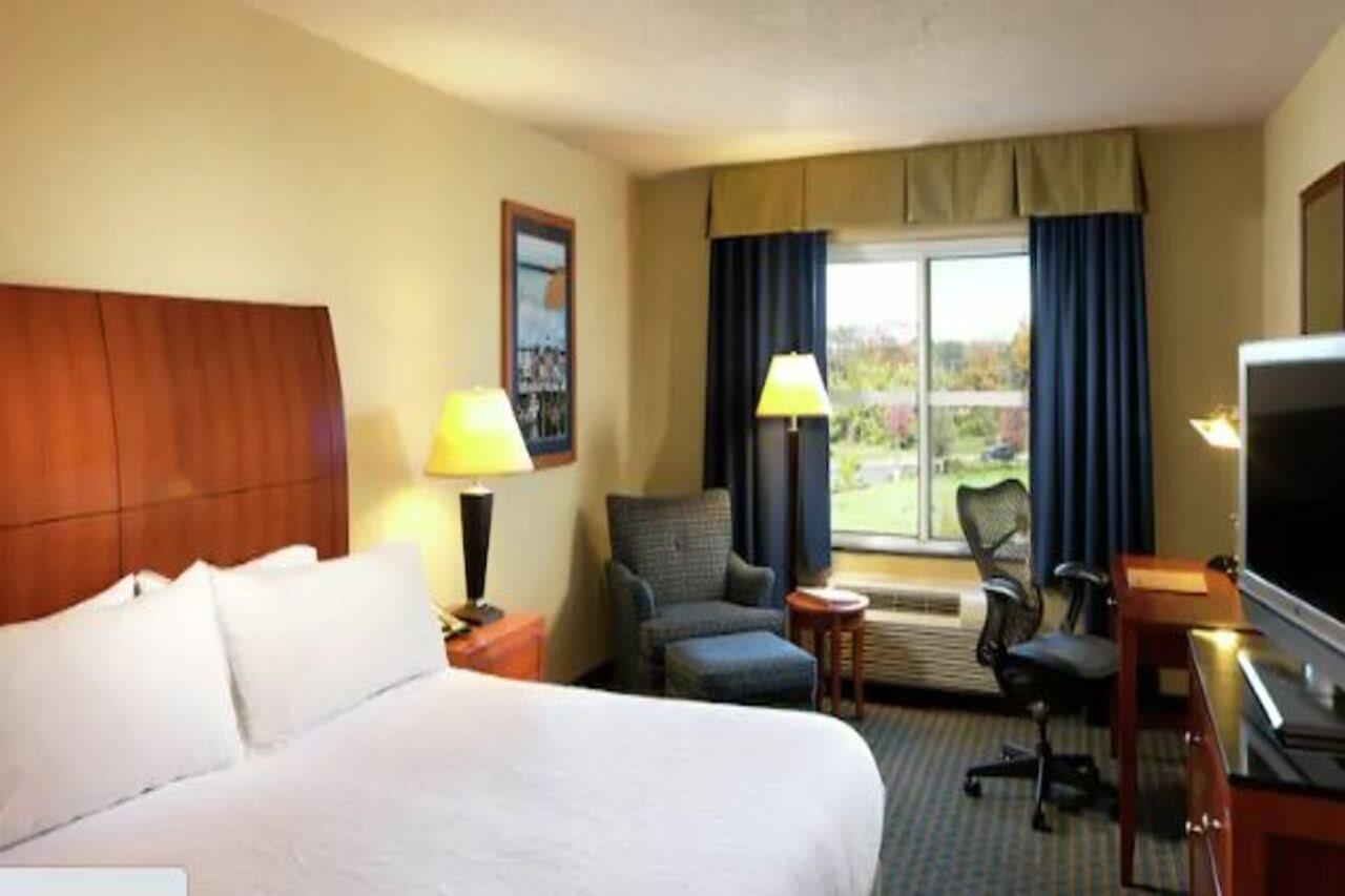 Hilton Garden Inn Милфорд Экстерьер фото