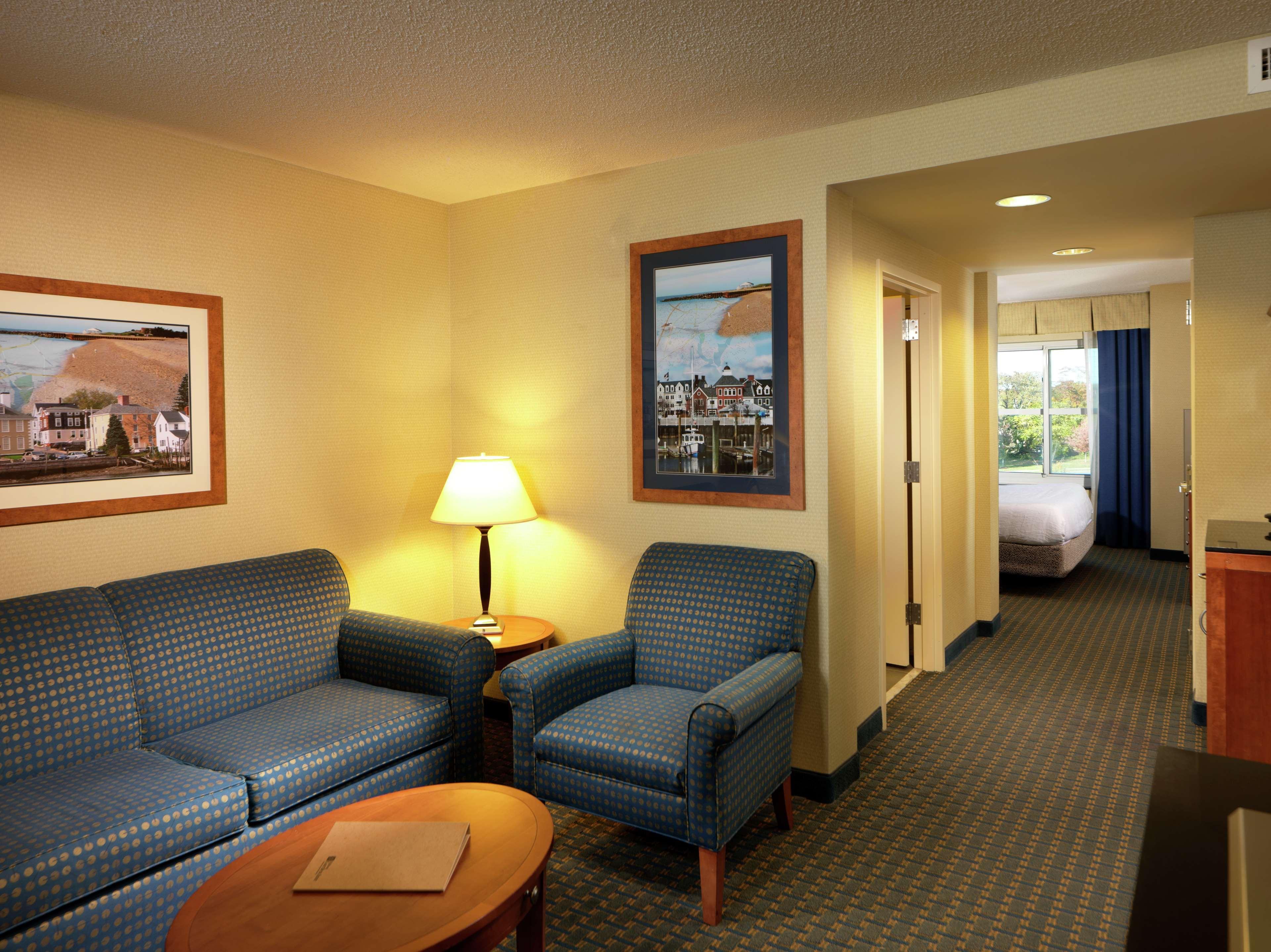 Hilton Garden Inn Милфорд Экстерьер фото