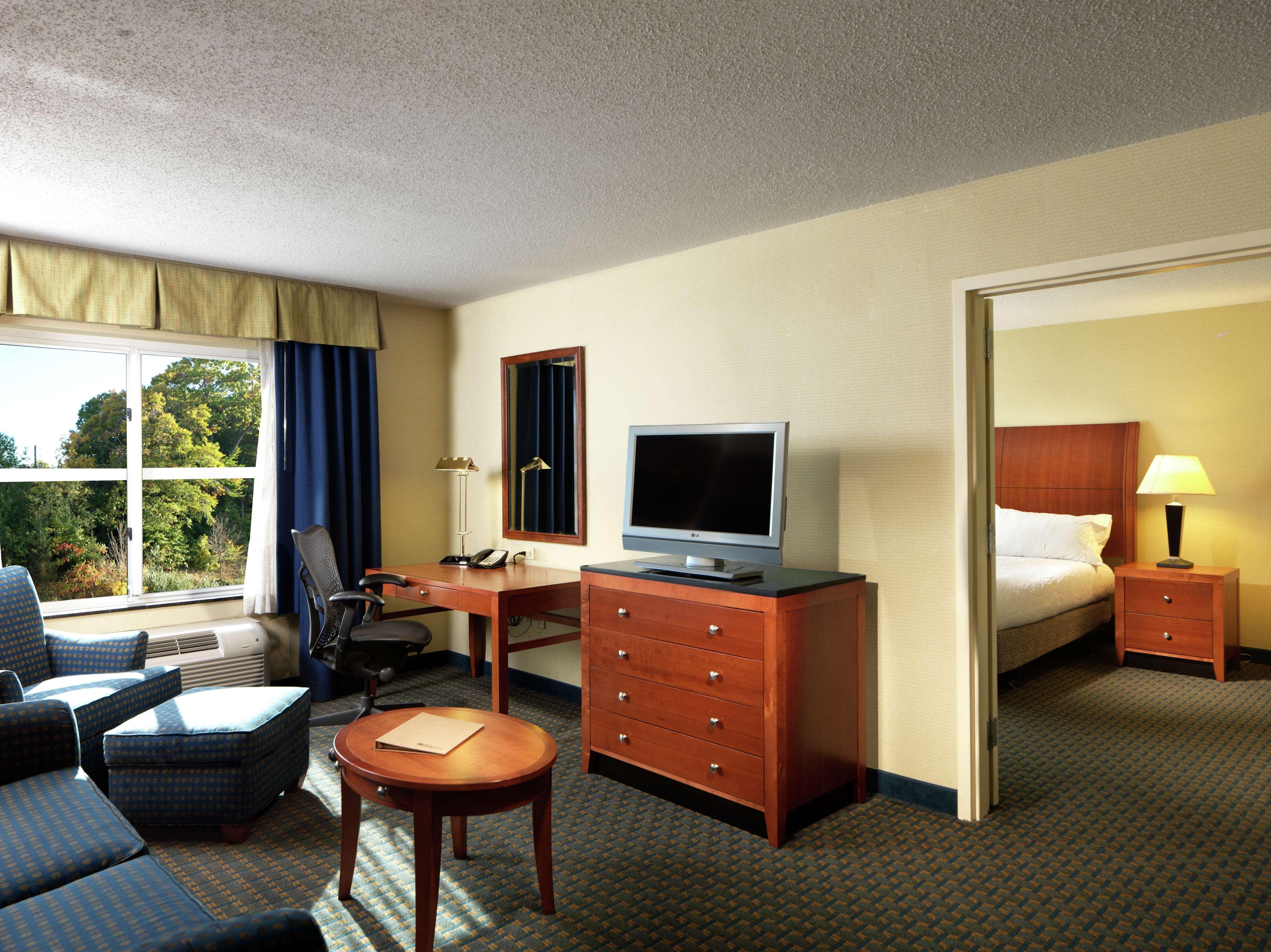 Hilton Garden Inn Милфорд Экстерьер фото