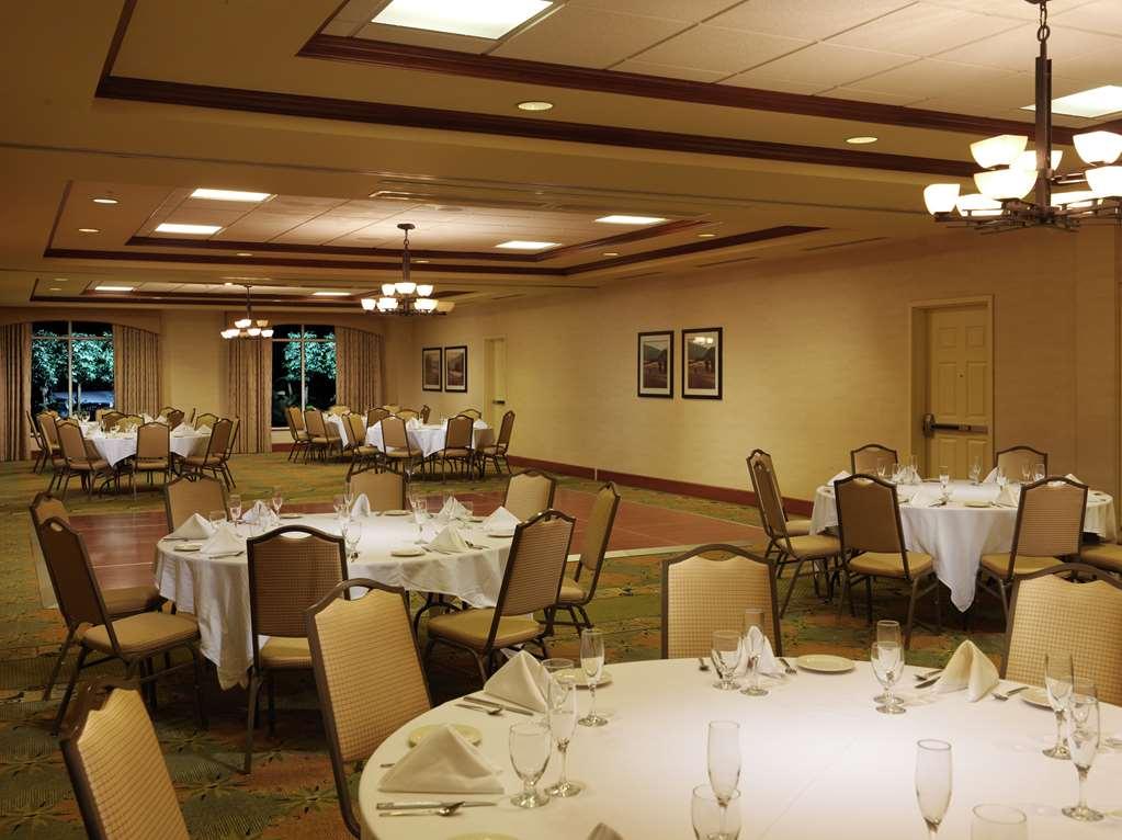 Hilton Garden Inn Милфорд Удобства фото