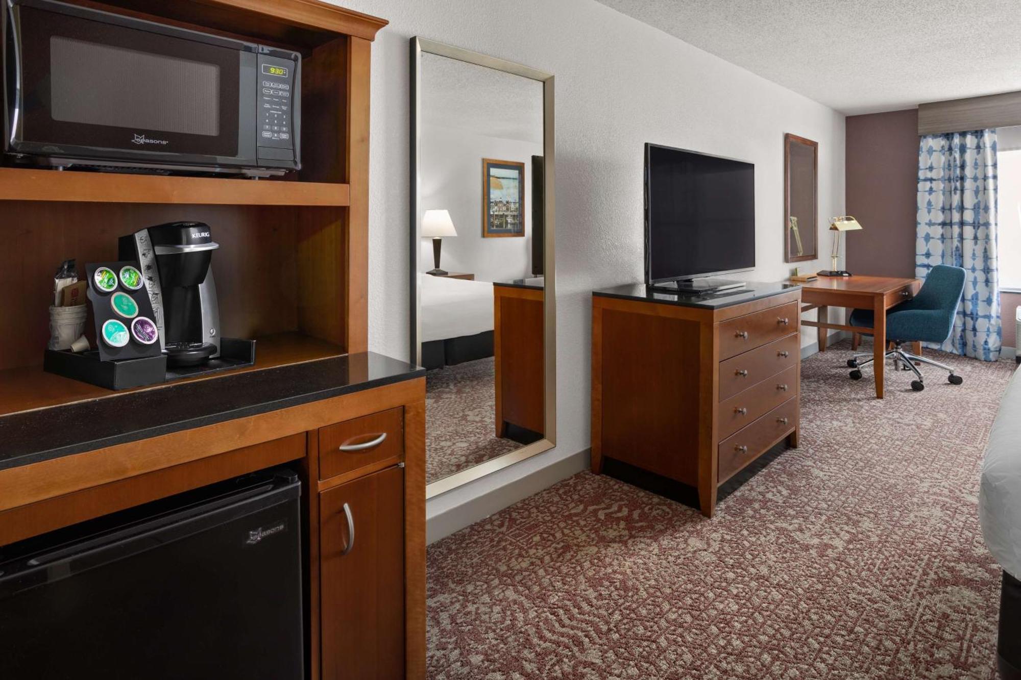 Hilton Garden Inn Милфорд Экстерьер фото