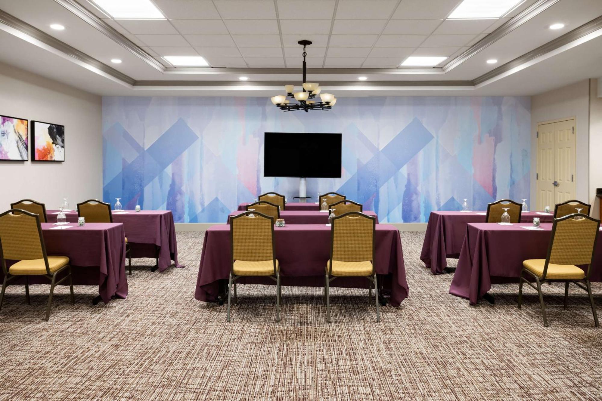 Hilton Garden Inn Милфорд Экстерьер фото