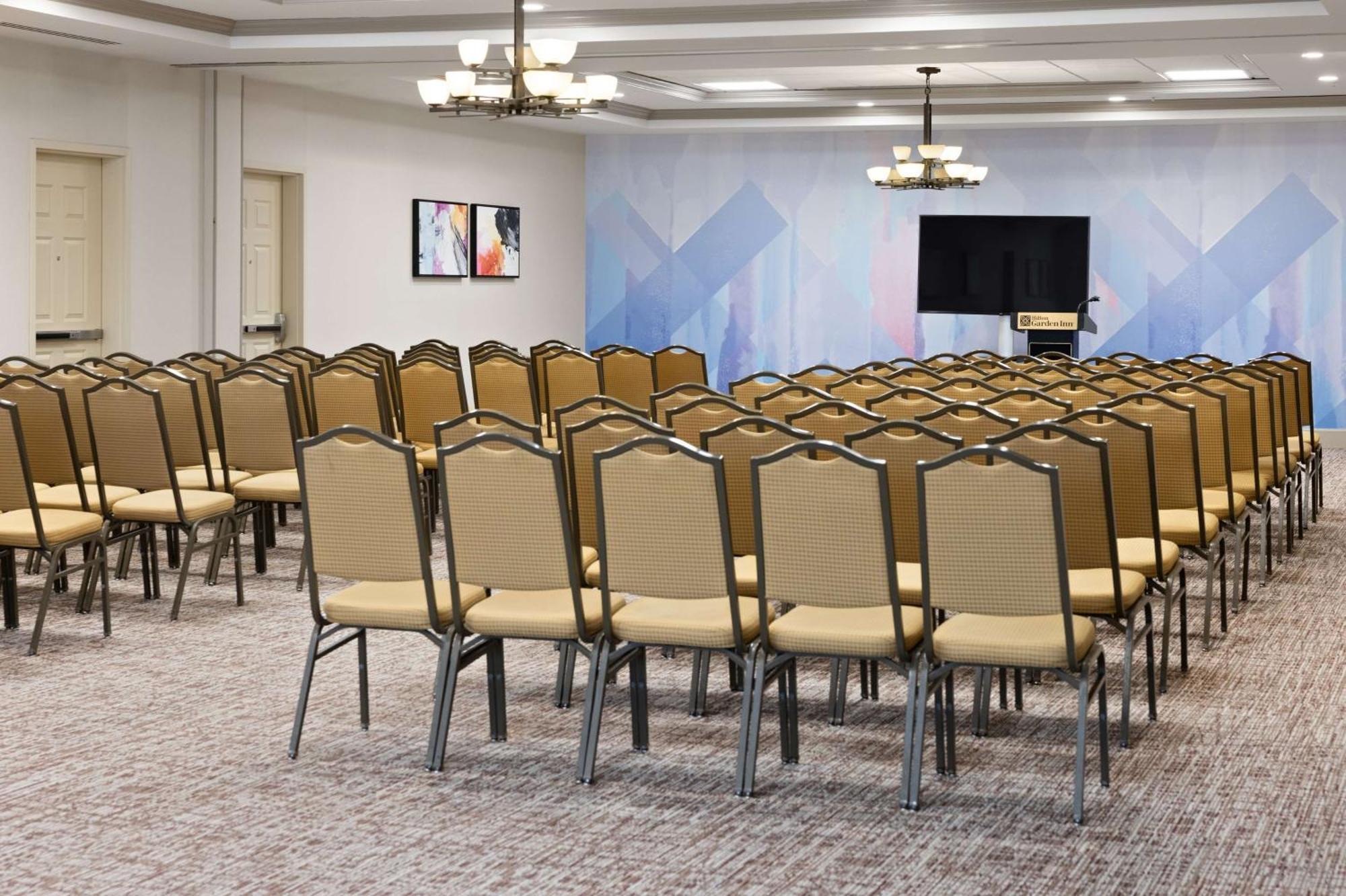 Hilton Garden Inn Милфорд Экстерьер фото