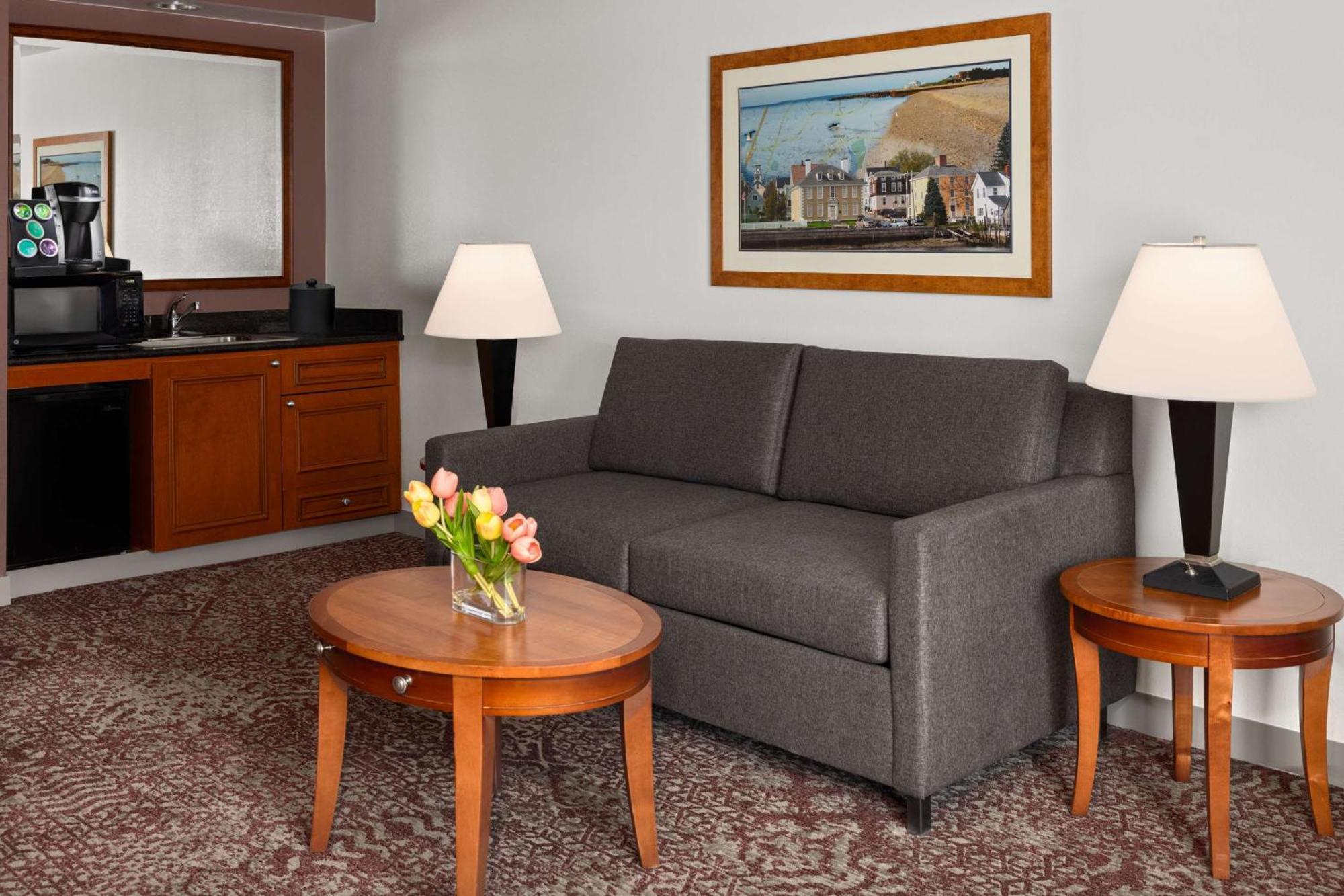 Hilton Garden Inn Милфорд Экстерьер фото