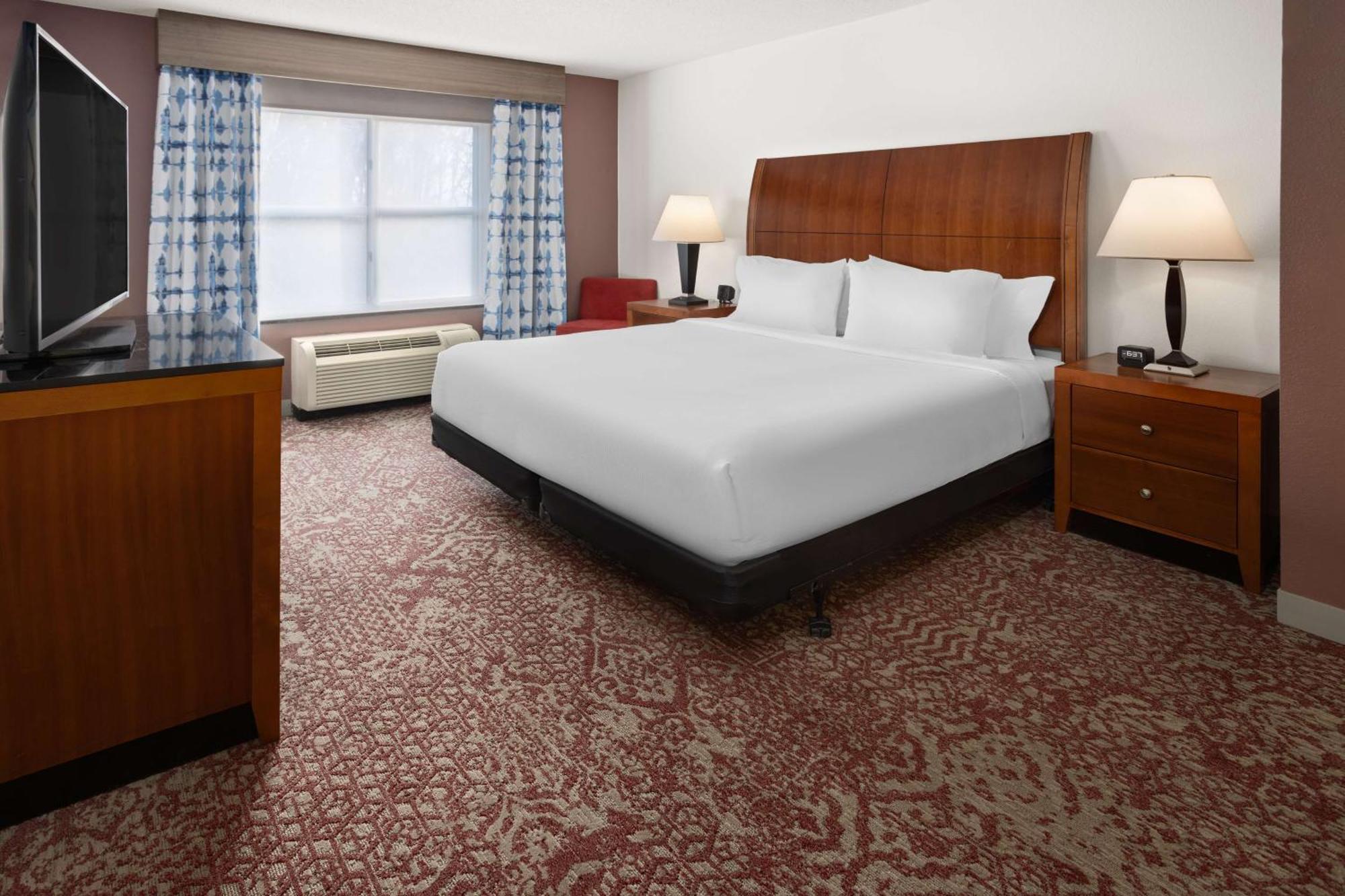 Hilton Garden Inn Милфорд Экстерьер фото
