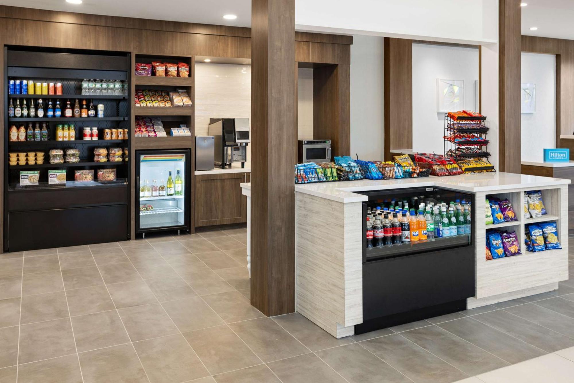 Hilton Garden Inn Милфорд Экстерьер фото