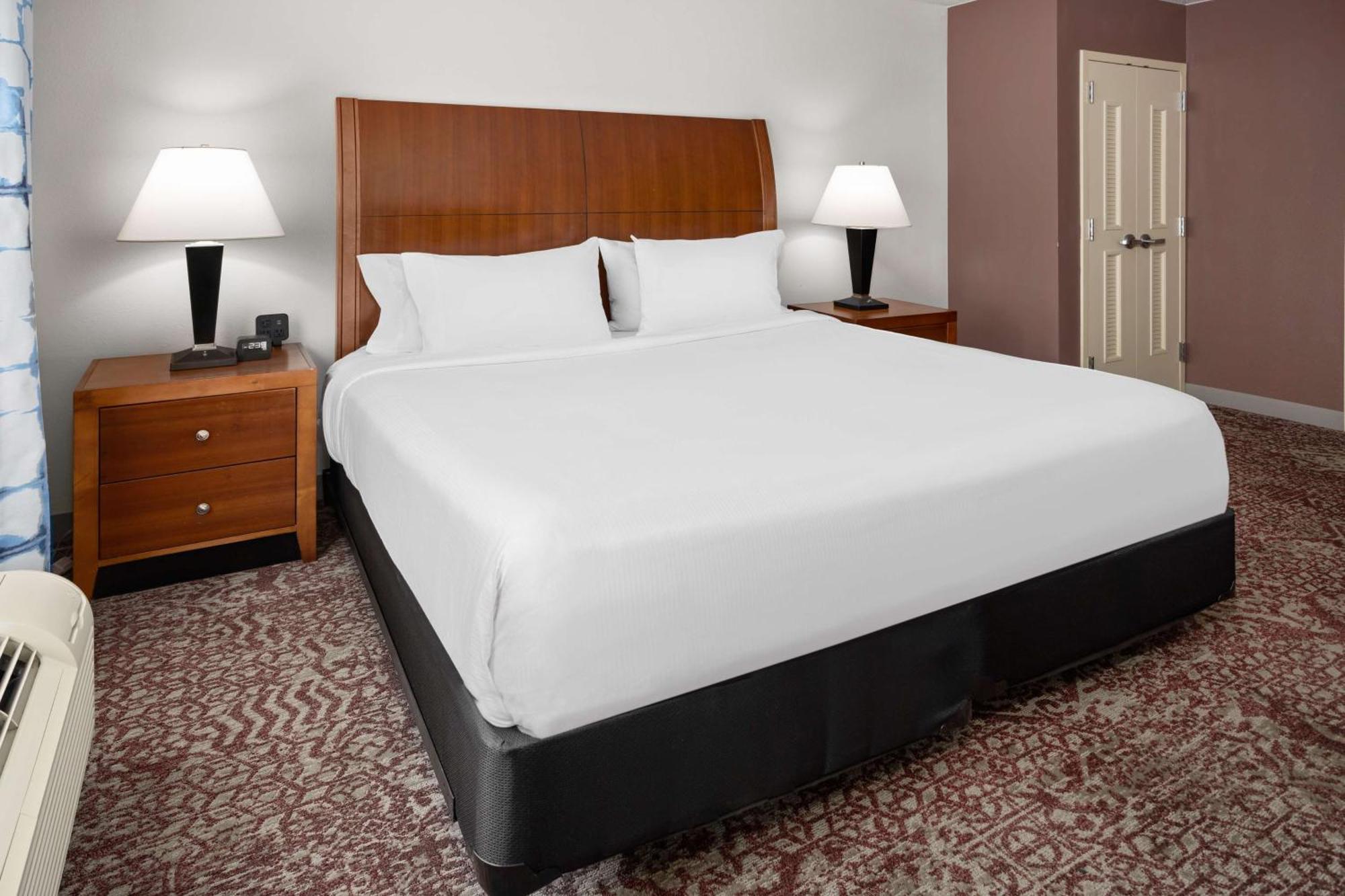 Hilton Garden Inn Милфорд Экстерьер фото
