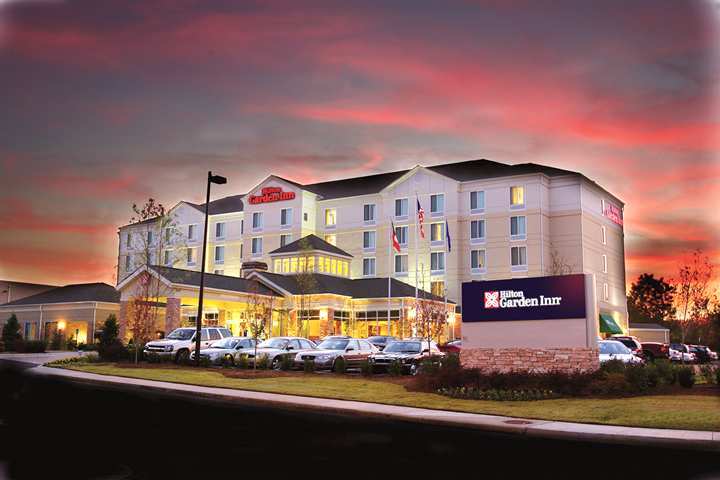 Hilton Garden Inn Милфорд Экстерьер фото